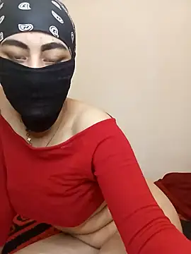 Snapshot of Lalou chatting on February 2, 10:02 am Lalou online show from February 2, 10:02 am