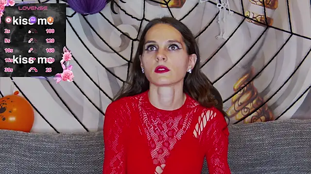 Snapshot of hailey_peach chatting on October 27, 6:23 pm hailey peach online show from October 27, 6:23 pm