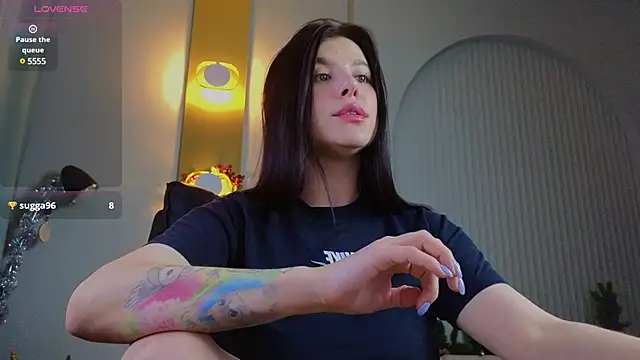 Jenna Adams  online show from January 15, 7:15 am