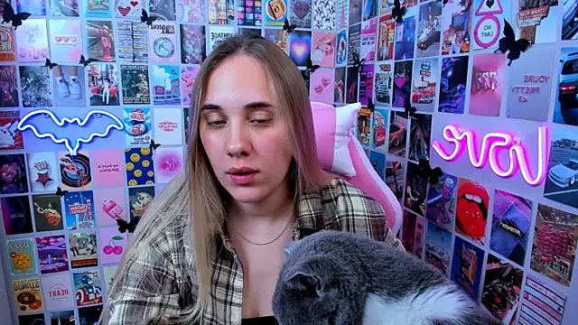 MiaMilas online show from October 13, 3:56 pm