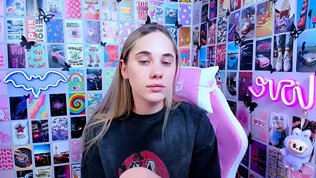 MiaMilas online show from April 3, 12:36 pm