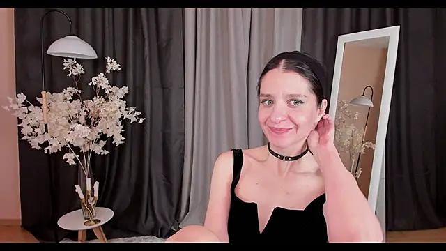 helentasty online show from January 31, 3:33 pm