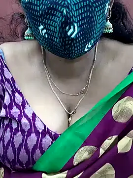 Snapshot of mallu-sumi chatting on January 28, 11:07 pm mallu-sumi online show from January 28, 11:07 pm