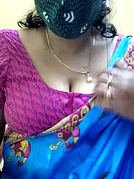 Snapshot of mallu-sumi chatting on February 3, 11:58 pm mallu-sumi online show from February 3, 11:58 pm