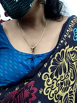 Snapshot of mallu-sumi chatting on February 18, 6:37 pm mallu-sumi online show from February 18, 6:37 pm