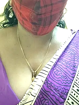 Snapshot of mallu-sumi chatting on February 22, 1:57 pm mallu-sumi online show from February 22, 1:57 pm