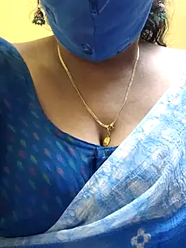 Snapshot of mallu-sumi chatting on February 23, 7:28 pm mallu-sumi online show from February 23, 7:28 pm