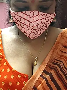 Snapshot of mallu-sumi chatting on March 1, 2:15 am mallu-sumi online show from March 1, 2:15 am