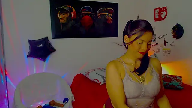 amii777 online show from December 3, 6:04 am
