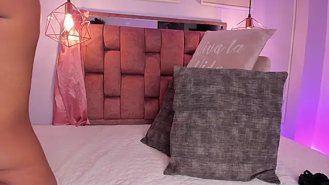 kristakinnky online show from March 31, 11:43 am