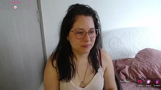 Snapshot of May_Carlier chatting on March 31, 8:42 pm May Carlier online show from March 31, 8:42 pm