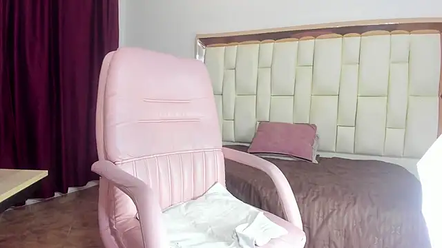  Caroliina online show from February 23, 7:33 pm