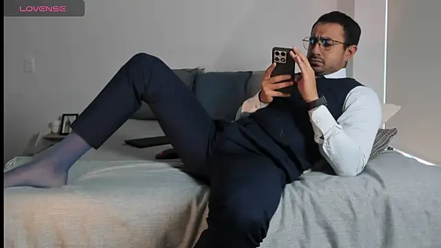 Snapshot of pablo-rincon95 chatting on April 10, 1:38 pm pablo-rincon95 online show from April 10, 1:38 pm