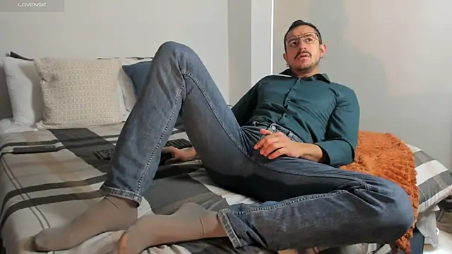 Snapshot of pablo-rincon95 chatting on May 7, 1:16 pm pablo-rincon95 online show from May 7, 1:16 pm