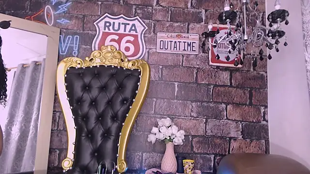 Snapshot of JadeSoleile chatting on October 23, 11:53 am JadeSoleile online show from October 23, 11:53 am