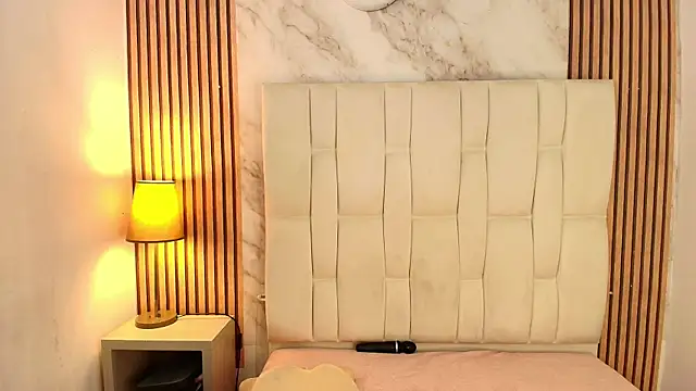 Emily Trujillo online show from January 10, 7:04 pm