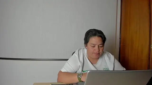 Snapshot of MELODYFANTASY chatting on December 5, 4:44 pm MELODYFANTASY online show from December 5, 4:44 pm