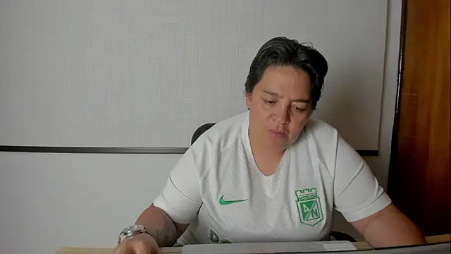 Snapshot of MELODYFANTASY chatting on December 5, 7:49 pm MELODYFANTASY online show from December 5, 7:49 pm