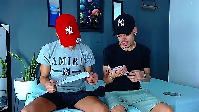 Friendsofeverything  online show from December 22, 11:22 am