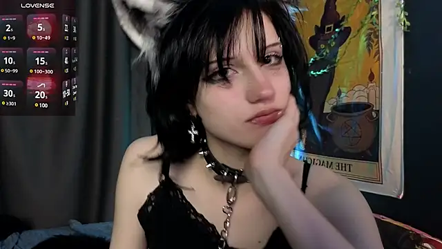 dark vamp  online show from December 6, 3:30 am