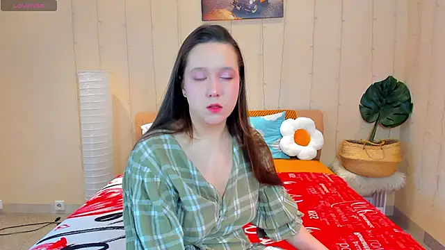 Snapshot of Mira_Karter chatting on March 27, 7:14 am Mira Karter online show from March 27, 7:14 am