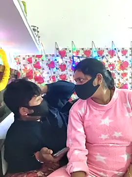 Snapshot of PeaCoooock chatting on December 18, 4:24 pm PeaCoooock online show from December 18, 4:24 pm