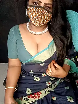 Snapshot of honey-sexy chatting on December 3, 11:44 am honey-sexy online show from December 3, 11:44 am