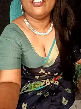 Snapshot of honey-sexy chatting on December 3, 2:49 pm honey-sexy online show from December 3, 2:49 pm
