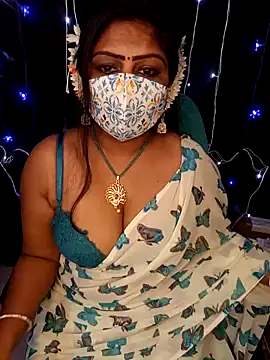 Snapshot of honey-sexy chatting on December 11, 9:41 am honey-sexy online show from December 11, 9:41 am