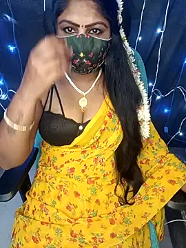 Snapshot of honey-sexy chatting on December 13, 11:45 am honey-sexy online show from December 13, 11:45 am