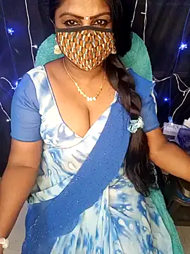 Snapshot of honey-sexy chatting on January 7, 10:54 am honey-sexy online show from January 7, 10:54 am