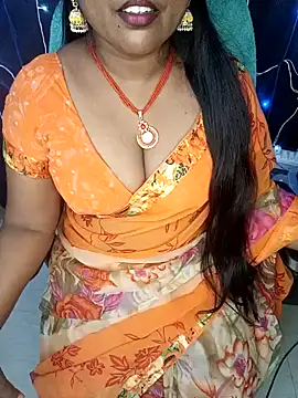 Snapshot of honey-sexy chatting on January 8, 1:31 pm honey-sexy online show from January 8, 1:31 pm