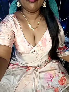 Snapshot of honey-sexy chatting on January 9, 11:25 am honey-sexy online show from January 9, 11:25 am