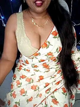 Snapshot of honey-sexy chatting on February 14, 6:23 am honey-sexy online show from February 14, 6:23 am