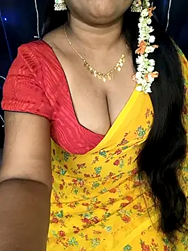 Snapshot of honey-sexy chatting on March 15, 7:09 am honey-sexy online show from March 15, 7:09 am