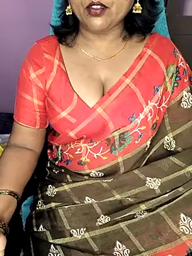 Snapshot of honey-sexy chatting on June 24, 7:18 am honey-sexy online show from June 24, 7:18 am