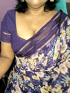 Snapshot of honey-sexy chatting on June 27, 5:56 am honey-sexy online show from June 27, 5:56 am