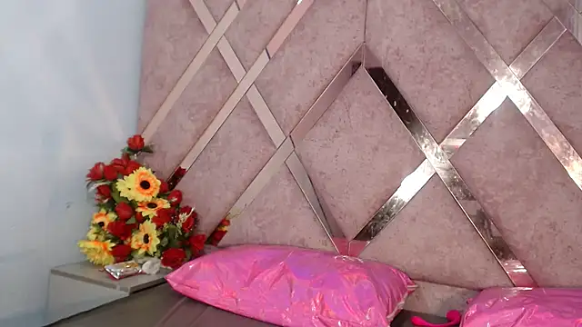 Lucy White   online show from January 6, 11:52 pm