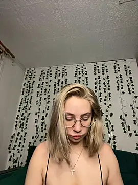 Kitty Katrine online show from March 21, 6:40 pm