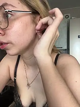Kitty Katrine online show from May 6, 11:59 am