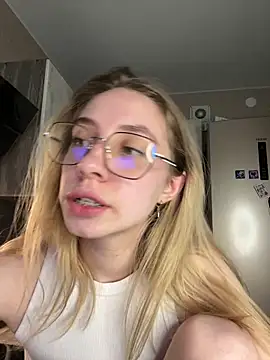 Kitty Katrine online show from May 11, 4:04 pm