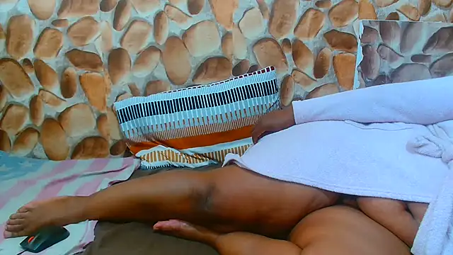 Snapshot of AfricanBigAssxx98 chatting on December 2, 10:31 am AfricanBigAssxx98 online show from December 2, 10:31 am