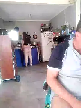 Snapshot of ZuriandAlex chatting on January 14, 2:11 pm ZuriandAlex online show from January 14, 2:11 pm