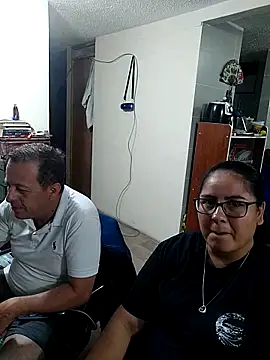 Snapshot of ZuriandAlex chatting on March 6, 1:16 am ZuriandAlex online show from March 6, 1:16 am