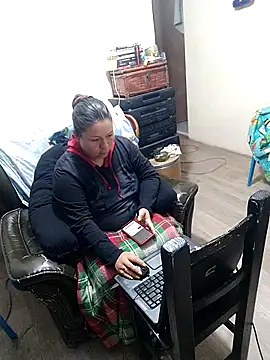 Snapshot of ZuriandAlex chatting on March 8, 10:22 am ZuriandAlex online show from March 8, 10:22 am