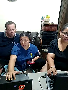 Snapshot of ZuriandAlex chatting on March 13, 9:32 am ZuriandAlex online show from March 13, 9:32 am