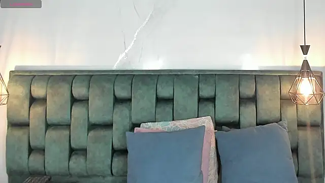 angelswets online show from December 19, 5:08 pm