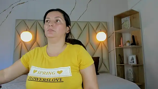 angelswets online show from December 19, 2:24 pm