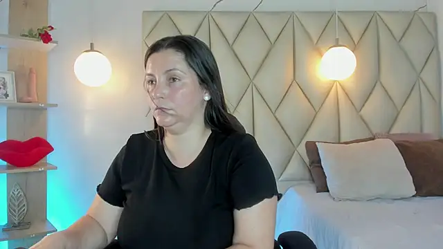 Snapshot of angelswets chatting on June 4, 2:01 pm angelswets online show from June 4, 2:01 pm