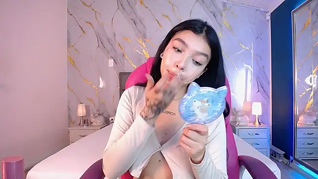 pettit courtny online show from March 5, 7:49 pm